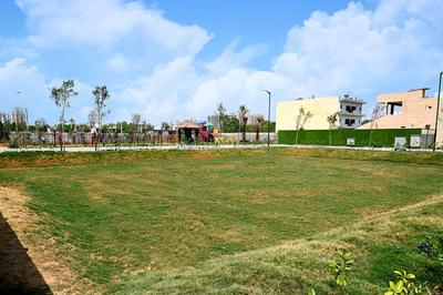 Image of 990 Sq.ft Residential Plot / Land for sale in BPTP District, Sector 81, Faridabad for Rs. 24525000