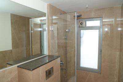 Bathroom Image of 2000 Sq.ft 3 BHK Apartment / Flat for rent in Piramal Aranya, Byculla Mumbai for Rs. 250000