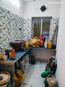 Kitchen Image of 300 Sq.ft 1 BHK Apartment / Flat for rent in Picnic Garden Kolkata for Rs. 8000