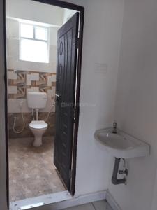 Bathroom Image of 960 Sq.ft 2 BHK Apartment / Flat for sale in GTS Aruna Land Mark, Nidamanuru Vijayawada for Rs. 3950000