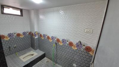 Bathroom Image of 300 Sq.ft 1 RK Independent House for rent in Barfani Dham Indore for Rs. 13000