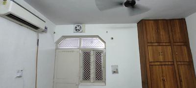 Bedroom Image of 450 Sq.ft 1 RK Builder Floor for rent in Ramesh Nagar New Delhi for Rs. 19000