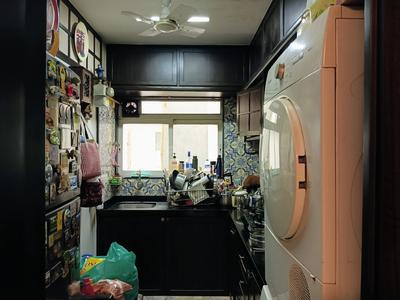 Bathroom Image of 660 Sq.ft 2 BHK Apartment / Flat for sale in Dadar West Mumbai for Rs. 32500000
