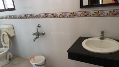 Bathroom Image of 350 Sq.ft 1 RK Studio for rent in Narasothipatti Salem for Rs. 8000