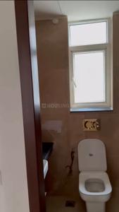 Bathroom Image of 1595 Sq.ft 3 BHK Apartment / Flat for sale in Smartworld Orchard, Sector 61 Gurgaon for Rs. 25500000