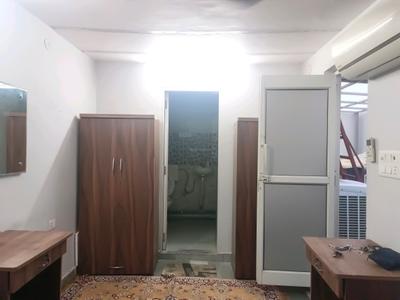 Bedroom Image of 550 Sq.ft 1 RK Apartment / Flat for rent in Kamla Nagar New Delhi for Rs. 21000