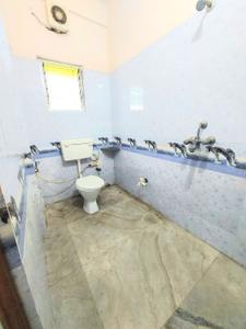 Bathroom Image of 1450 Sq.ft 4 BHK Apartment / Flat for sale in Kalikapur, EM Bypass Kolkata for Rs. 8000000