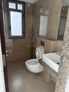 Bathroom Image of 900 Sq.ft 2 BHK Apartment / Flat for sale in Sunteck City 4th Avenue, Goregaon West Mumbai for Rs. 27100000