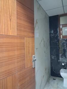 Common Bathroom Image of 1450 Sq.ft 3 BHK Apartment / Flat for sale in Sector 73 Noida for Rs. 4951000