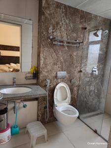 Bathroom Image of 2350 Sq.ft 3 BHK Apartment / Flat for sale in Kumar Sienna Royal D2, Hadapsar Pune for Rs. 30000000