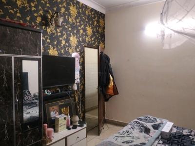 Bedroom Image of 1440 Sq.ft 2.5 BHK Builder Floor for sale in Mukherjee Nagar New Delhi for Rs. 16000000