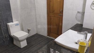 Bathroom Image of 2600 Sq.ft 3 BHK Builder Floor for rent in Gomti Nagar Lucknow for Rs. 50000