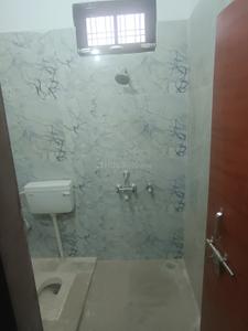 Bathroom Image of 1000 Sq.ft 2 BHK Builder Floor for rent in Chinhat Lucknow for Rs. 15000