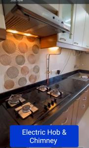 Kitchen Image of 880 Sq.ft 2 BHK Apartment / Flat for sale in Thane West Thane for Rs. 14000000
