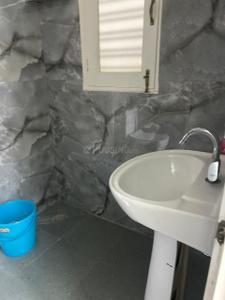 Bathroom Image of 650 Sq.ft 1 RK Independent House for rent in Alpha I Greater Noida for Rs. 15000
