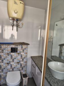 Bathroom Image of 1800 Sq.ft 3 BHK Builder Floor for rent in Hauz Khas New Delhi for Rs. 140000