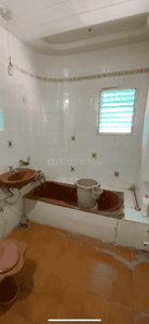 Bathroom Image of 3000 Sq.ft 4 BHK Independent House for rent in Tadwadi Surat for Rs. 40000