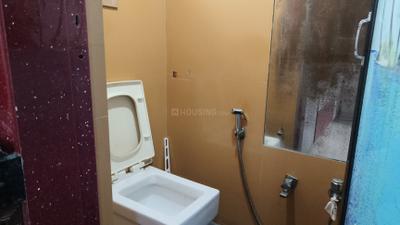 Bathroom Image of 650 Sq.ft 2 BHK Apartment / Flat for rent in Worli Mumbai for Rs. 70000