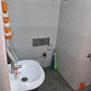 Image of 1200 Sq.ft 2 BHK Apartment / Flat for rent in Adajan Gam, Surat for Rs. 22500