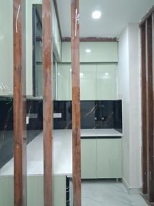Kitchen Image of 1010 Sq.ft 2 BHK Apartment / Flat for sale in Sector 72 Noida for Rs. 4550000