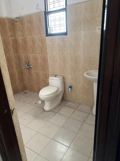 Panchsheel Euro Apartment Bathroom 1