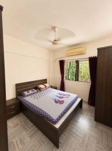 Bedroom Image of 650 Sq.ft 2 BHK Apartment / Flat for rent in Khar West Mumbai for Rs. 110000