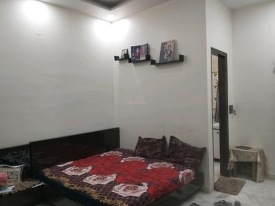 Bedroom Image of 1800 Sq.ft 4 BHK Builder Floor for sale in Tri Nagar New Delhi for Rs. 16500000