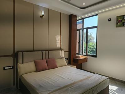Bedroom Image of 1450 Sq.ft 3 BHK Builder Floor for sale in Kaushambi Ghaziabad for Rs. 17000000
