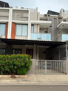 Image of 2000 Sq.ft 4 BHK Villa for rent in Span Villas, Sargasan, Gandhinagar for Rs. 34999