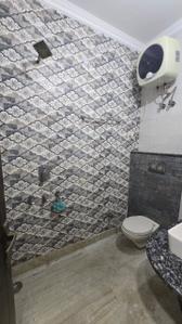 Bathroom Image of 900 Sq.ft 2 BHK Builder Floor for rent in Ashok Nagar New Delhi for Rs. 31500