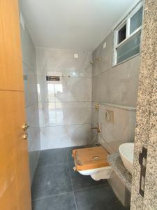 Bathroom Image of 1250 Sq.ft 3 BHK Apartment / Flat for sale in Courtyard Regalia II, Bhayli Vadodara for Rs. 6800000