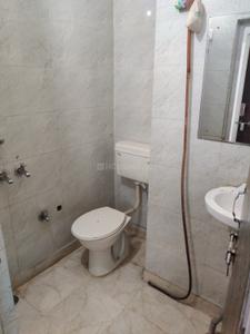 Bathroom Image of 500 Sq.ft 1 BHK Apartment / Flat for rent in Paharganj New Delhi for Rs. 15500