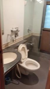 Bathroom Image of 920 Sq.ft 3 BHK Apartment / Flat for sale in Bandra West Mumbai for Rs. 50000000