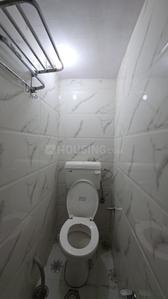 Bathroom Image of 700 Sq.ft 2 BHK Apartment / Flat for rent in Pitampura New Delhi for Rs. 26000