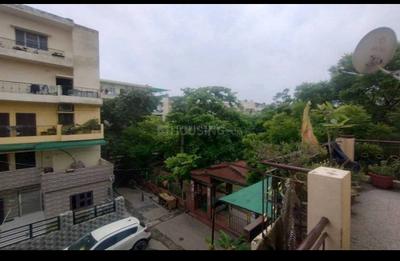 Balcony Image of 800 Sq.ft 2 BHK Apartment / Flat for sale in Vikaspuri New Delhi for Rs. 9250000