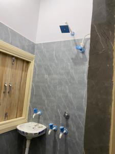 Bathroom Image of 380 Sq.ft 1 RK Apartment / Flat for rent in Sector 44 Noida for Rs. 15500