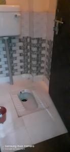 Bathroom Image of 700 Sq.ft 2 BHK Builder Floor for sale in Lal Kuan Ghaziabad for Rs. 5000000