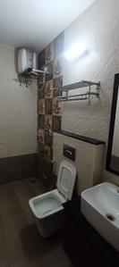 Bathroom Image of 1500 Sq.ft 3 BHK Apartment / Flat for rent in Saibaba Colony Coimbatore for Rs. 30000