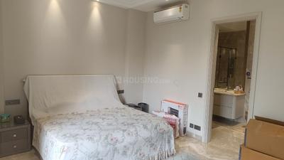Bedroom Image of 2100 Sq.ft 4 BHK Builder Floor for rent in Anand Lok New Delhi for Rs. 550000