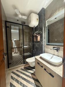 Bathroom Image of 1800 Sq.ft 3 BHK Builder Floor for sale in Green Park New Delhi for Rs. 60000000