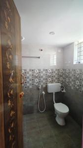 Bathroom Image of 2000 Sq.ft 2 BHK Independent House for rent in Saravanampatty Coimbatore for Rs. 11000
