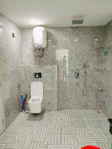 Bathroom Image of 1800 Sq.ft 3 BHK Apartment / Flat for rent in Varun Apartments, Sector 62 Noida for Rs. 40000