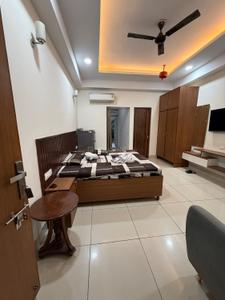 1 RK Independent Builder Floor