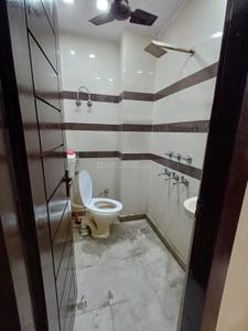 Bathroom Image of 300 Sq.ft 1 RK Builder Floor for rent in Sarvdharm RWA, Mukherjee Nagar New Delhi for Rs. 10000