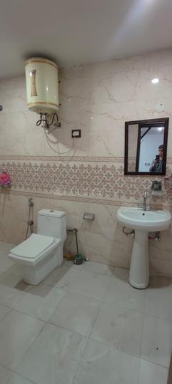 Saket Bathroom 1
