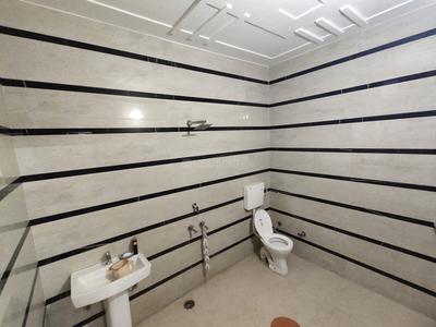Bathroom Image of 425 Sq.ft 2 BHK Builder Floor for rent in Mittals Sheesh Mahal City, Housefed Colony Bathinda for Rs. 19500