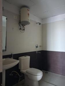 Common Bathroom Image of 1725 Sq.ft 3 BHK Apartment / Flat for sale in Amrapali Platinum, Sector 119 Noida for Rs. 14500000