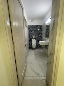 Bathroom Image of 1000 Sq.ft 2 BHK Apartment / Flat for rent in East of Kailash Block D RWA, East Of Kailash New Delhi for Rs. 50000
