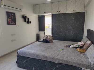 Bedroom Image of 3550 Sq.ft 4 BHK Apartment / Flat for rent in Earth Elegance, Bodakdev Ahmedabad for Rs. 110000