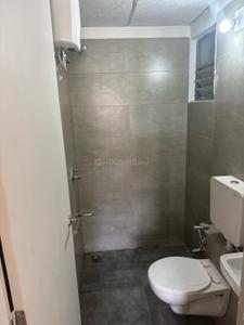 Bathroom Image of 475 Sq.ft 1 RK Apartment / Flat for rent in Godrej Vanaangan, Jagatpur Ahmedabad for Rs. 18000
